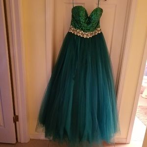 Prom/pageant evening gown